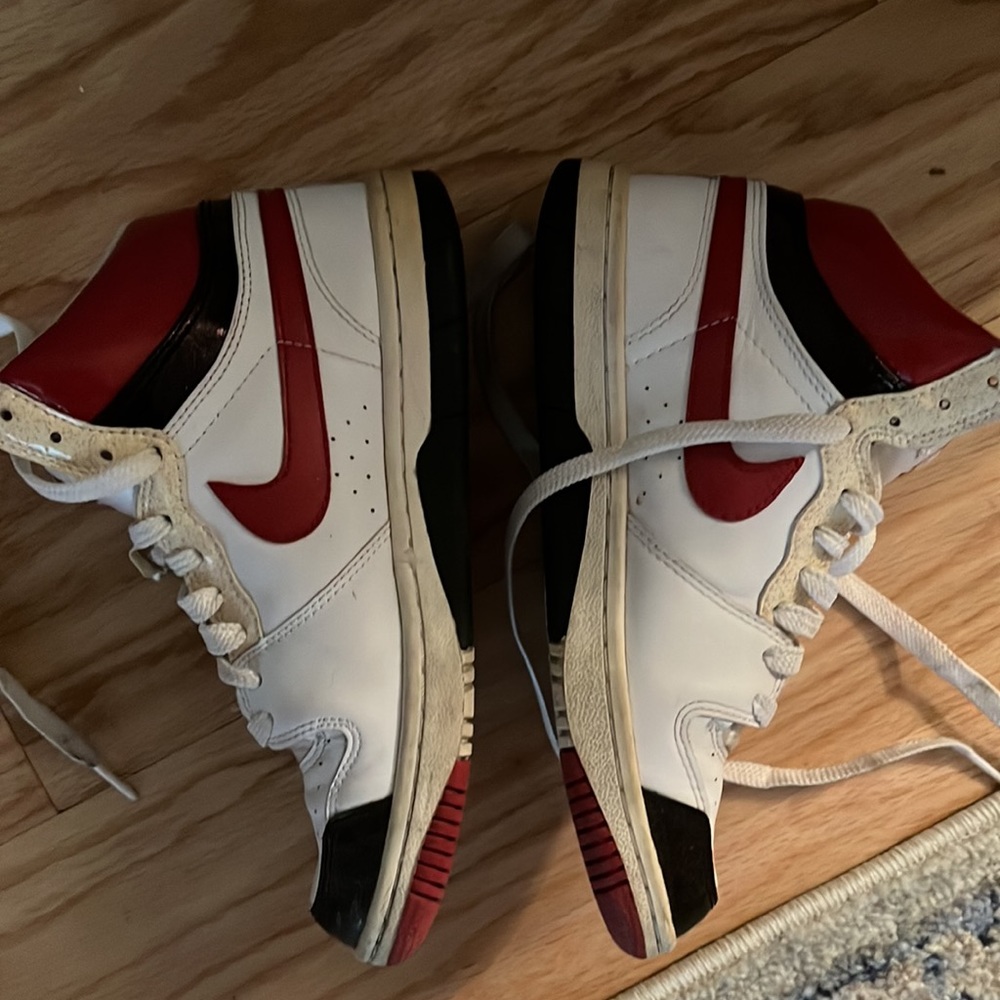 shoes - Picture 2 of 6